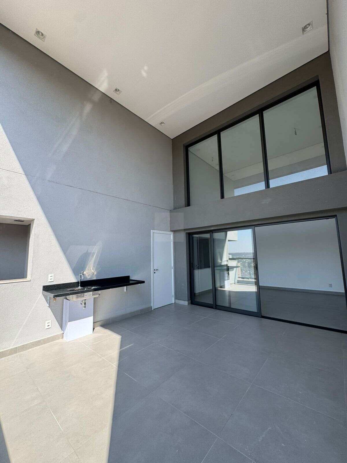 Hype-Apartamento de luxo à venda em Ribeirão Preto, Jardim Botânico, com 3 quartos, 156m², sala com pé direito duplo, andar alto frente. - Cristiane Iossi